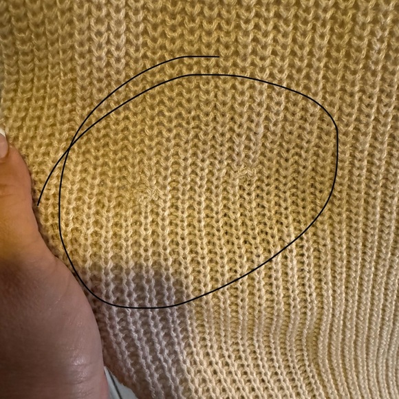 Sanctuary/ Anthropologie Cold Shoulder Sweater Size Medium. - Picture 9 of 14